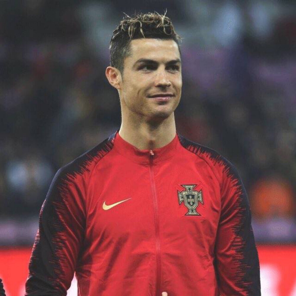 曼联冬窗按兵不动，明夏主攻防守型中场！（曼联冬窗暂缓出手，夏窗主攻防守型中场）