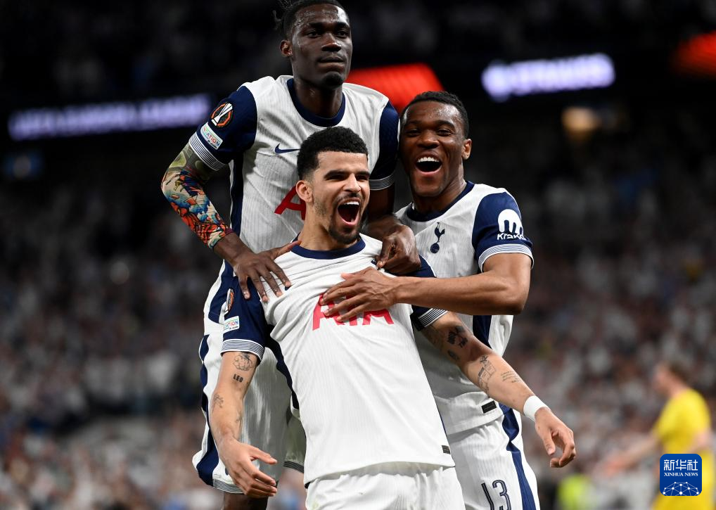 英媒：奥纳纳想回曼联夺回首发，如果不行可能去另一英超球队（英媒：奥纳纳欲回曼联争主力，无望则考虑加盟另一家英超队）