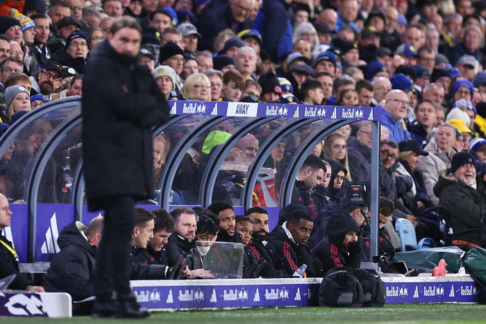 成都蓉城祝贺重庆铜梁龙成功冲超：我们携手展现西南足球风采（成都蓉城恭贺重庆铜梁龙冲超成功：携手擦亮西南足球名片）