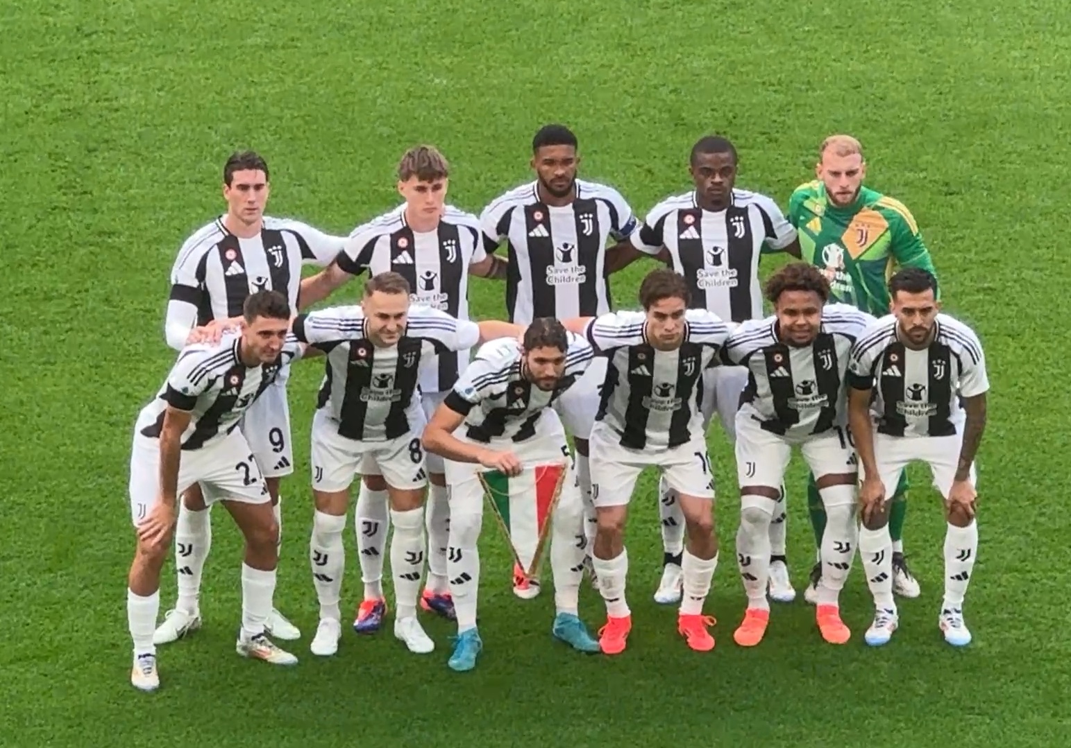 迪乌夫：齐沃经常和我交流帮我提高，高兴自己的机会越来越多（迪乌夫：齐沃常与我沟通助我提升，很高兴我的机会越来越多）