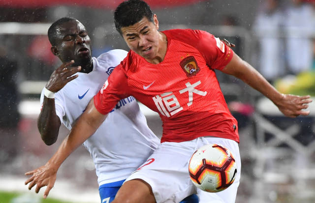 美记：太阳对交易理查德持开放态度，他能换来多个次轮签（美媒：太阳对理查德交易持开放态度，预计可换回多枚次轮签）