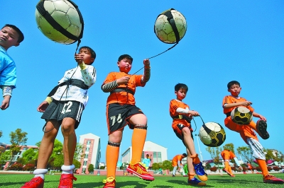 教练被骂上热搜，赛后回应亮了（教练挨骂冲上热搜，赛后回应出彩）