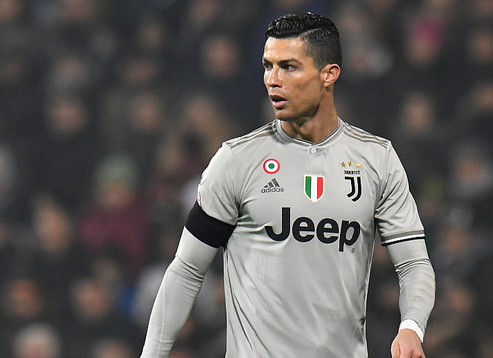 长春亚泰老将谭龙休赛期加练：国旗下的奔跑，坚持生长的模样（长春亚泰老将谭龙休赛期苦练：国旗下的奔跑，保持成长姿态）