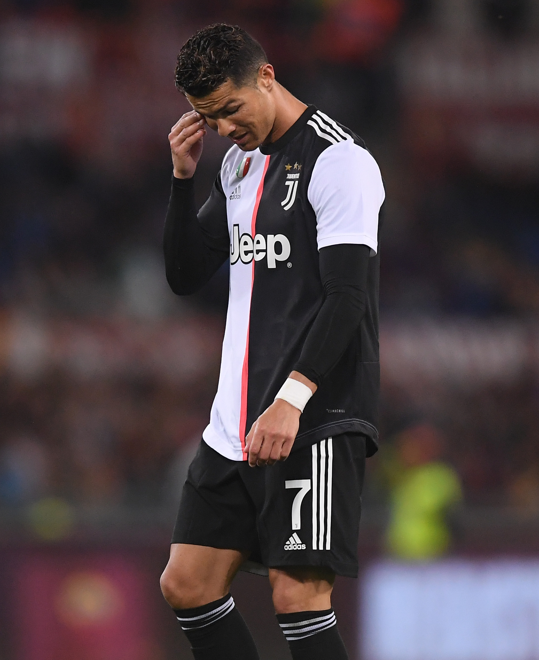 对马竞点球踢飞，莱万西甲生涯12次罚点已罚丢4次（莱万对阵马竞罚失点球，西甲生涯12次主罚已有4次失手）