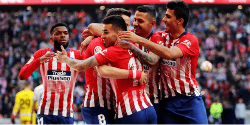 湖人球员通道签名小孩实为工作人员安排（湖人通道签名风波：所谓小球迷实为工作人员安排）